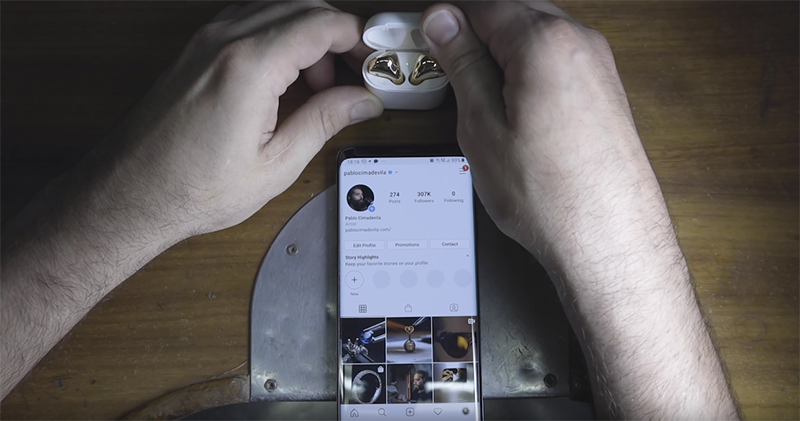有人把 AirPods 變身為 18K 金「AirGolds」 真· 奢華無線耳機 - 電腦王阿達 有人把 AirPods 變身為 18K 金「AirGolds」 真· 奢華無線耳機 - 電腦王阿達
