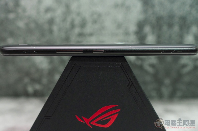 電競手機的完全體 ROG Phone II 大全套 開箱 動手玩(評價 評測 跑分) - 電腦王阿達 電競手機的完全體 ROG Phone II 大全套 開箱 動手玩(評價 評測 跑分) - 電腦王阿達
