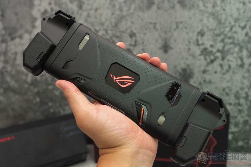 電競手機的完全體 ROG Phone II 大全套 開箱 動手玩(評價 評測 跑分) - 電腦王阿達 電競手機的完全體 ROG Phone II 大全套 開箱 動手玩(評價 評測 跑分) - 電腦王阿達