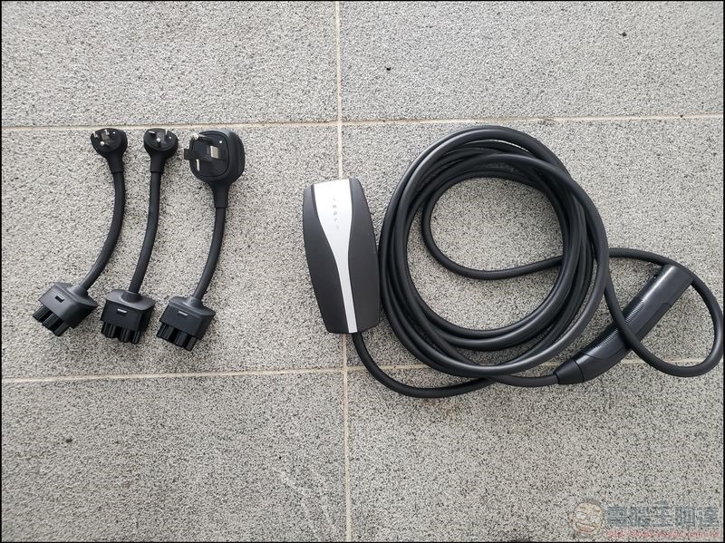 海外購買 Tesla 電動車也不再附行動充電器了,原因還是用不太到(咦) - 電腦王阿達 海外購買 Tesla 電動車也不再附行動充電器了,原因還是用不太到(咦) - 電腦王阿達