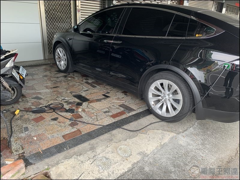 海外購買 Tesla 電動車也不再附行動充電器了,原因還是用不太到(咦) - 電腦王阿達 海外購買 Tesla 電動車也不再附行動充電器了,原因還是用不太到(咦) - 電腦王阿達