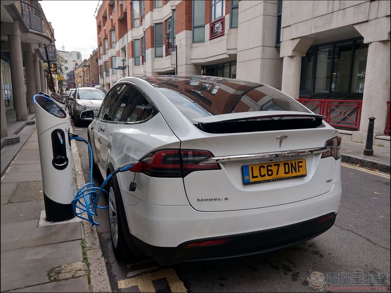 電動車如何使用一般公營停車場充電樁(TESLA可用) - 電腦王阿達 電動車如何使用一般公營停車場充電樁(TESLA可用) - 電腦王阿達