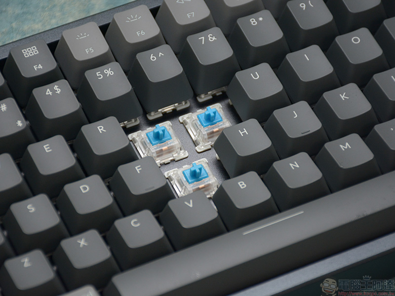 Keychron K2 雙模精簡機械式鍵盤 開箱 動手玩，質感鋁合金邊框好帶又好打 - 電腦王阿達