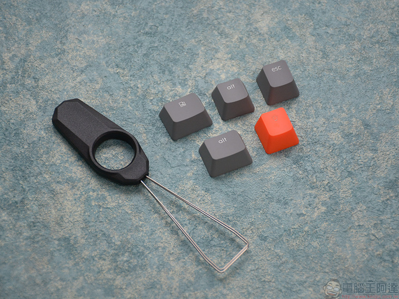 Keychron K2 雙模精簡機械式鍵盤 開箱 動手玩,質感鋁合金邊框好帶又好打 - 電腦王阿達 Keychron K2 雙模精簡機械式鍵盤 開箱 動手玩,質感鋁合金邊框好帶又好打 - 電腦王阿達