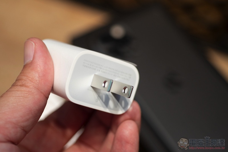 iPhone 11 / iPhone 11 Pro Max 開箱 體驗(同場加「貼」: 膜斯密碼 imos 3D 康寧玻璃 + 全機包膜) - 電腦王阿達 iPhone 11 / iPhone 11 Pro Max 開箱 體驗(同場加「貼」: 膜斯密碼 imos 3D 康寧玻璃 + 全機包膜) - 電腦王阿達