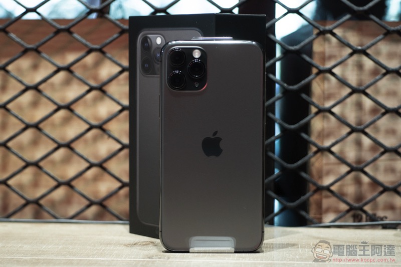 iPhone 11 / iPhone 11 Pro Max 開箱 體驗(同場加「貼」: 膜斯密碼 imos 3D 康寧玻璃 + 全機包膜) - 電腦王阿達 iPhone 11 / iPhone 11 Pro Max 開箱 體驗(同場加「貼」: 膜斯密碼 imos 3D 康寧玻璃 + 全機包膜) - 電腦王阿達