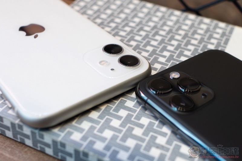 Apple 新的聰穎電池殼為 iPhone 11 與 iPhone 11 Pro 加入獨立快門鈕 ，讓你拍個痛快！ - 電腦王阿達