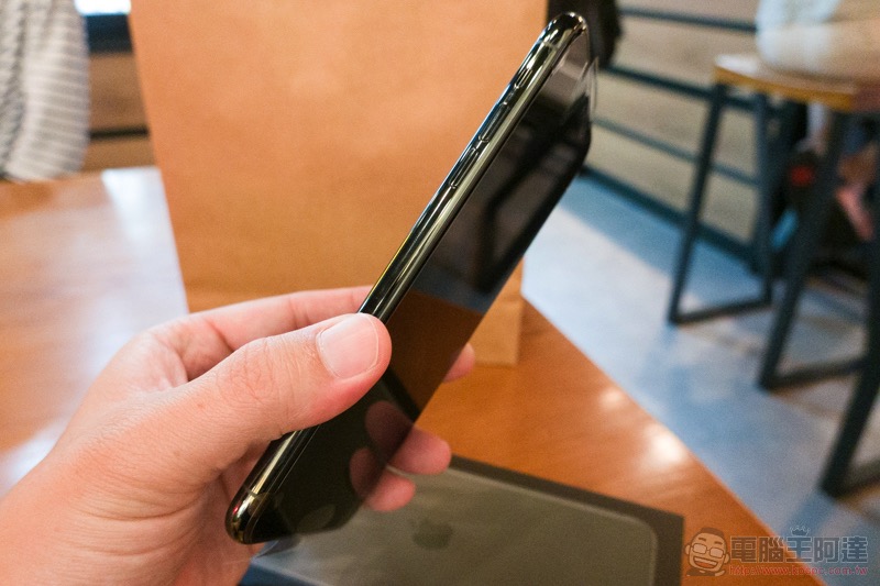 iPhone 11 / iPhone 11 Pro Max 開箱 體驗(同場加「貼」: 膜斯密碼 imos 3D 康寧玻璃 + 全機包膜) - 電腦王阿達 iPhone 11 / iPhone 11 Pro Max 開箱 體驗(同場加「貼」: 膜斯密碼 imos 3D 康寧玻璃 + 全機包膜) - 電腦王阿達