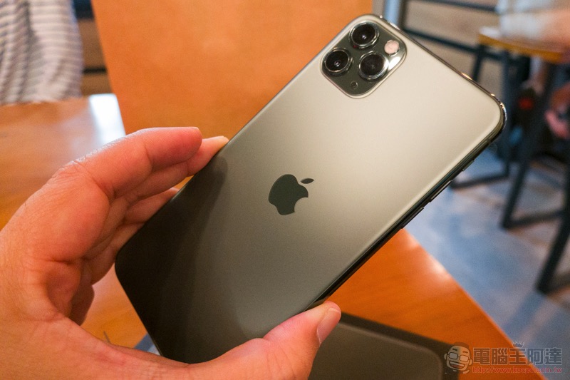 iPhone 11 / iPhone 11 Pro Max 開箱 體驗(同場加「貼」: 膜斯密碼 imos 3D 康寧玻璃 + 全機包膜) - 電腦王阿達 iPhone 11 / iPhone 11 Pro Max 開箱 體驗(同場加「貼」: 膜斯密碼 imos 3D 康寧玻璃 + 全機包膜) - 電腦王阿達