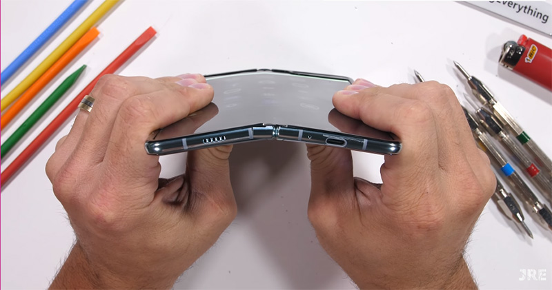 Samsung Galaxy Fold 改良款虐機測試出爐,螢幕耐用度與防塵力仍是硬傷 - 電腦王阿達 Samsung Galaxy Fold 改良款虐機測試出爐,螢幕耐用度與防塵力仍是硬傷 - 電腦王阿達