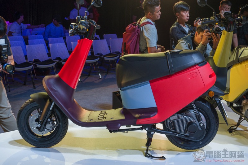 單電池款 Gogoro VIVA 動手玩 :集輕巧於一身的綠牌 PBGN 電動車 - 電腦王阿達 單電池款 Gogoro VIVA 動手玩 :集輕巧於一身的綠牌 PBGN 電動車 - 電腦王阿達