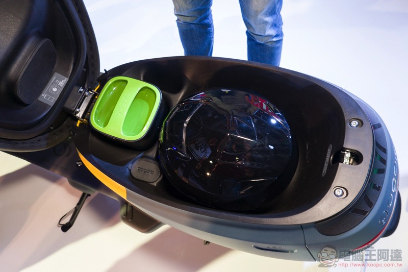 單電池款 Gogoro VIVA 動手玩 :集輕巧於一身的綠牌 PBGN 電動車 - 電腦王阿達 單電池款 Gogoro VIVA 動手玩 :集輕巧於一身的綠牌 PBGN 電動車 - 電腦王阿達