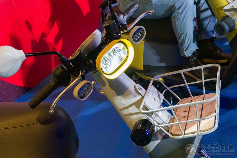 單電池款 Gogoro VIVA 動手玩 :集輕巧於一身的綠牌 PBGN 電動車 - 電腦王阿達 單電池款 Gogoro VIVA 動手玩 :集輕巧於一身的綠牌 PBGN 電動車 - 電腦王阿達