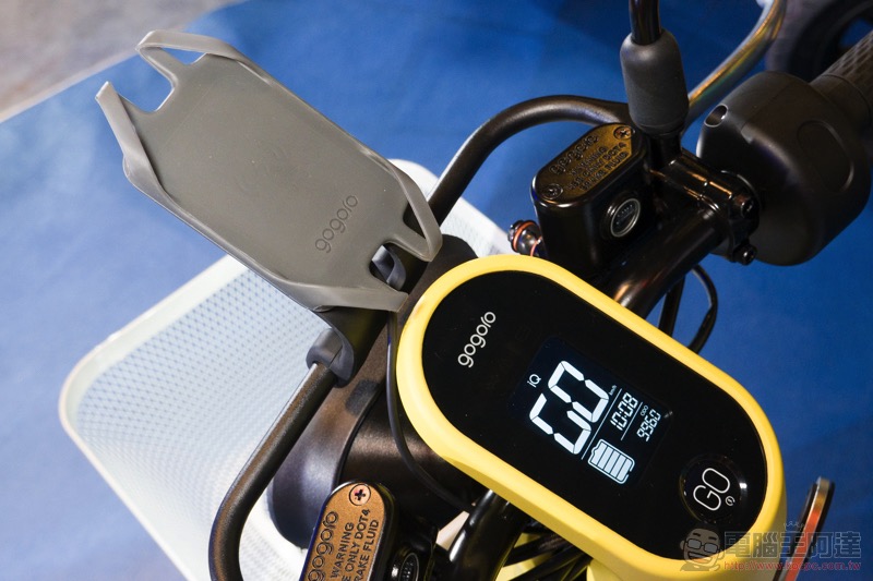 單電池款 Gogoro VIVA 動手玩 :集輕巧於一身的綠牌 PBGN 電動車 - 電腦王阿達 單電池款 Gogoro VIVA 動手玩 :集輕巧於一身的綠牌 PBGN 電動車 - 電腦王阿達