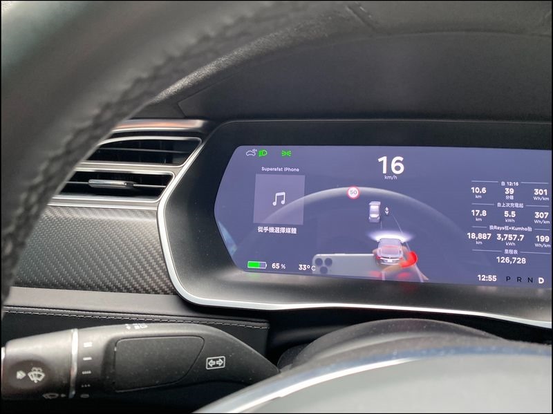 S__26779653 台灣版 TESLA V10 更新啟動!帶來SPOTIFY、YouTube與NetFlix功能