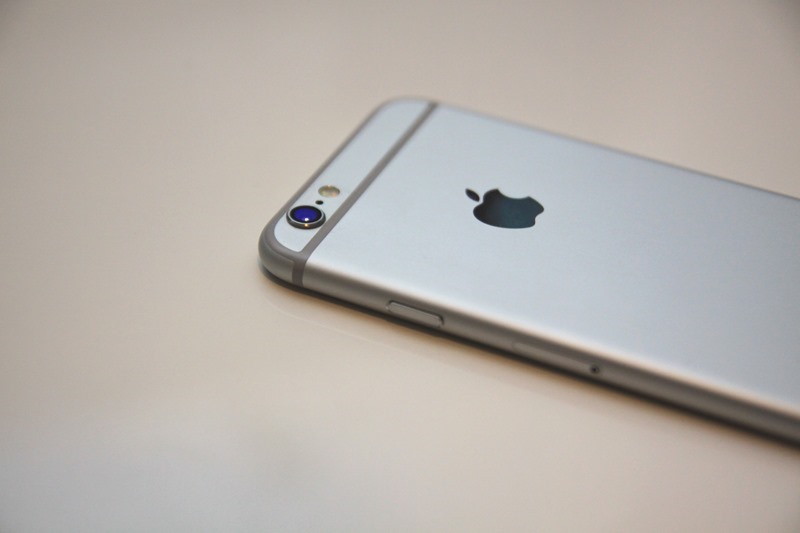 apple-cellphone-device-238541 apple-cellphone-device-238541