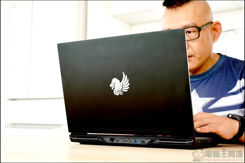 CJSCOPE RZ-958 Creator 開箱評測 ，為創作者與電玩發燒友而生的高性價比電競筆電