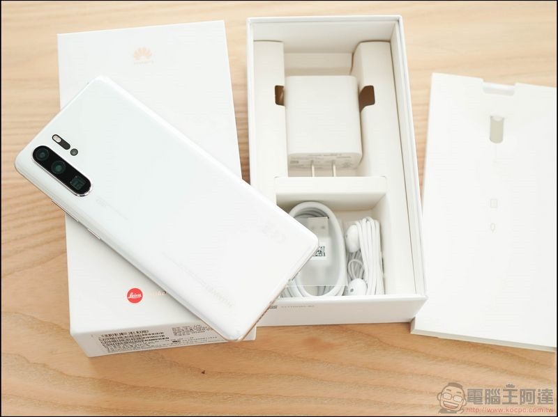 HUAWEI P30 Pro 珠光貝母色 開箱 - 04 HUAWEI P30 Pro 珠光貝母色 開箱 - 04