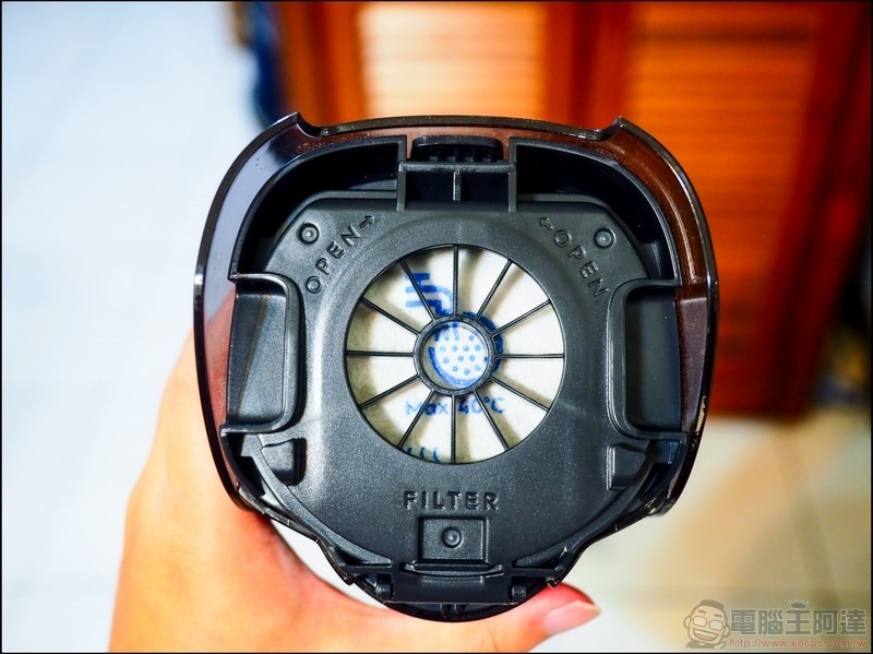 伊萊克斯Pure Q9 強效靜頻吸塵器 開箱 - 25