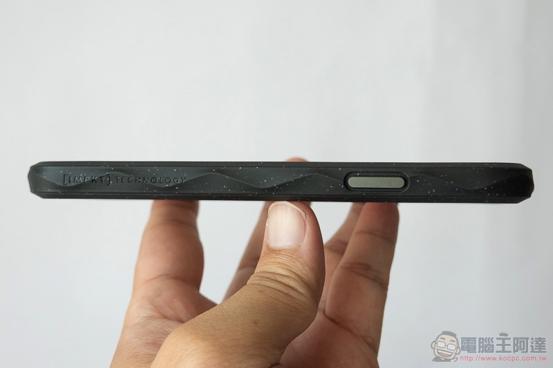 德國 LAUT for iPhone 11 系列軍規防摔手機殼開箱「動手摔」 - 電腦王阿達 德國 LAUT for iPhone 11 系列軍規防摔手機殼開箱「動手摔」 - 電腦王阿達