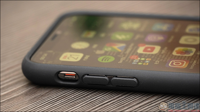Spigen iPhone 11 系列防摔保護殼 開箱動手玩： Ultra Hybrid、Ultra Hybrid S、Slim Armor Essential S 兼具外型、防摔、實用追劇需求 - 電腦王阿達