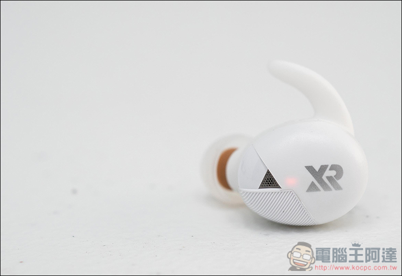 VERSA 真無線藍牙耳機 開箱、體驗 同場加映 XROUND 無線快充充電板 - 電腦王阿達 VERSA 真無線藍牙耳機 開箱、體驗 同場加映 XROUND 無線快充充電板 - 電腦王阿達