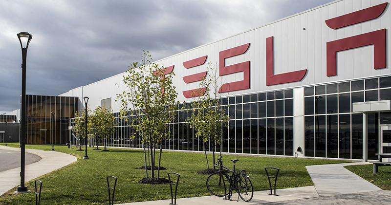 Tesla 賞了願意共體時艱趕工而在車上過夜、工廠洗澡的員工一個裁員通知,引發大眾譁然 - 電腦王阿達 Tesla 賞了願意共體時艱趕工而在車上過夜、工廠洗澡的員工一個裁員通知,引發大眾譁然 - 電腦王阿達