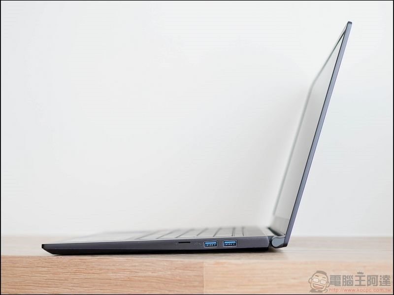 MSI Prestige 15 開箱 - 28 MSI Prestige 15 開箱 - 28