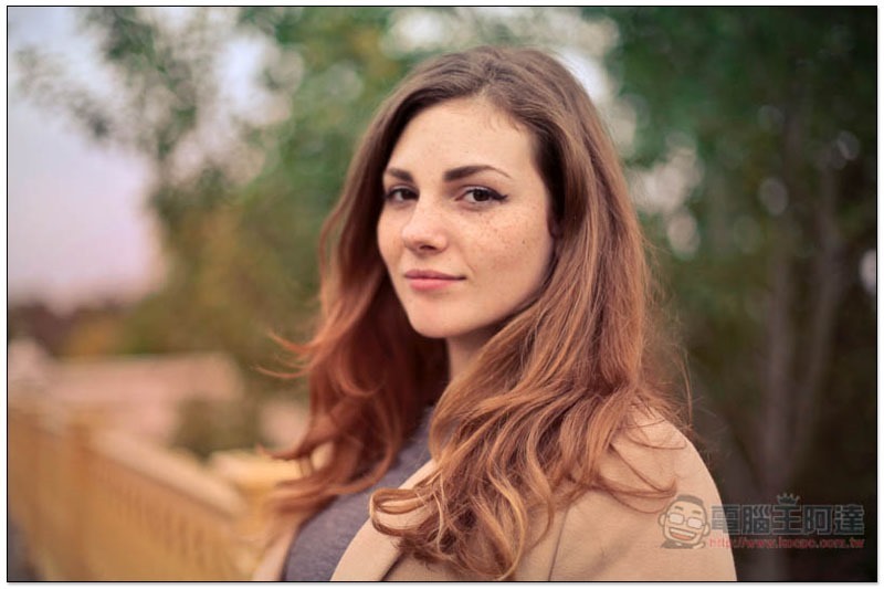 closeup-photo-of-woman-with-brown-coat-and-gray-top-733872 closeup-photo-of-woman-with-brown-coat-and-gray-top-733872