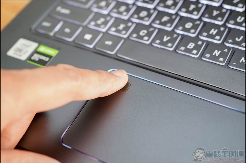 MSI Prestige 15 開箱 - 27 MSI Prestige 15 開箱 - 27