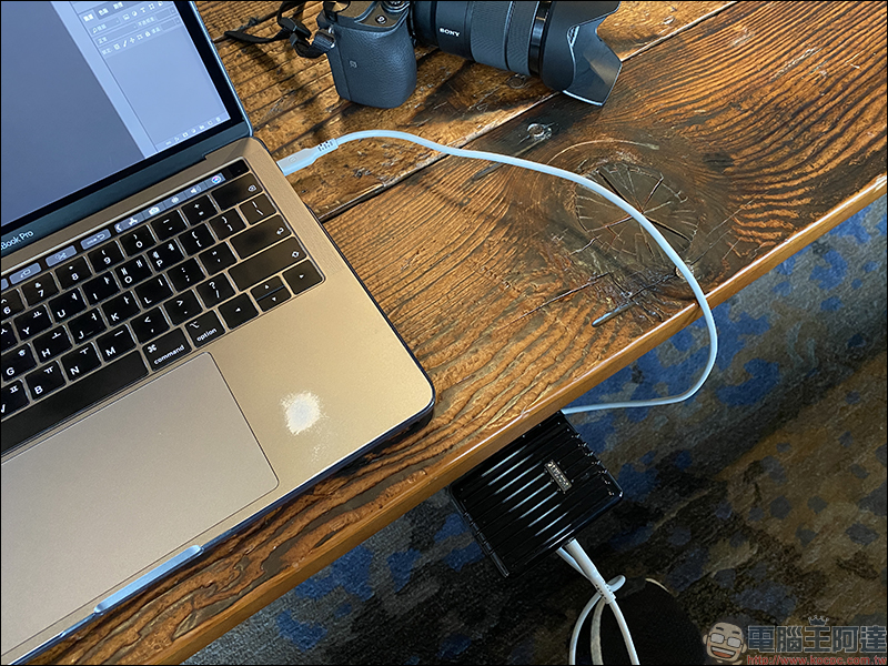 Zendure SuperTank 地表最強行動電源 開箱動手玩:27,000mAh 、USB-C PD(100W+60W)雙輸出、可充筆電、可帶上飛機(同場加映:Zendure 多款強悍充電配件) - 電腦王阿達 Zendure SuperTank 地表最強行動電源 開箱動手玩:27,000mAh 、USB-C PD(100W+60W)雙輸出、可充筆電、可帶上飛機(同場加映:Zendure 多款強悍充電配件) - 電腦王阿達