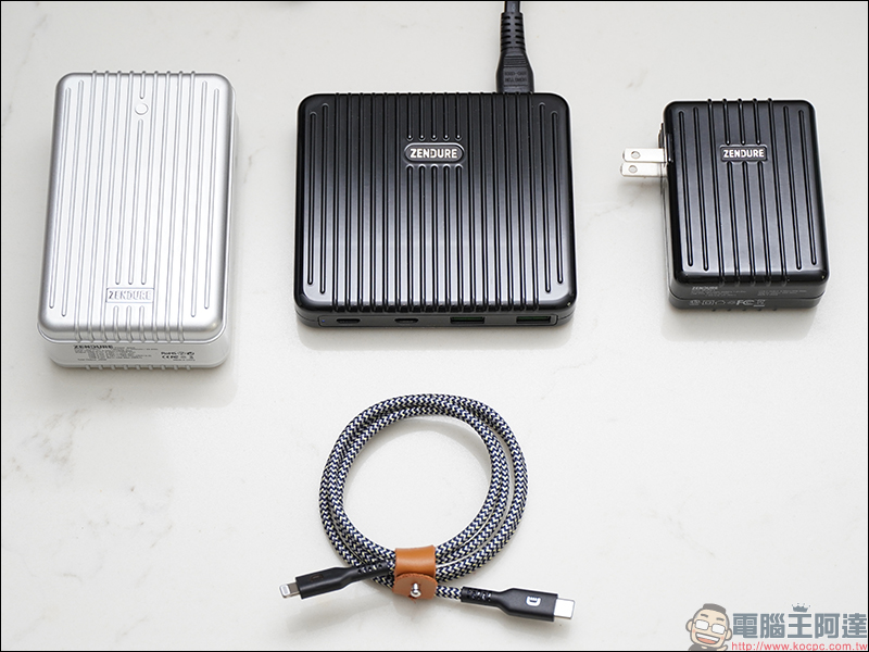 Zendure SuperTank 地表最強行動電源 開箱動手玩:27,000mAh 、USB-C PD(100W+60W)雙輸出、可充筆電、可帶上飛機(同場加映:Zendure 多款強悍充電配件) - 電腦王阿達 Zendure SuperTank 地表最強行動電源 開箱動手玩:27,000mAh 、USB-C PD(100W+60W)雙輸出、可充筆電、可帶上飛機(同場加映:Zendure 多款強悍充電配件) - 電腦王阿達
