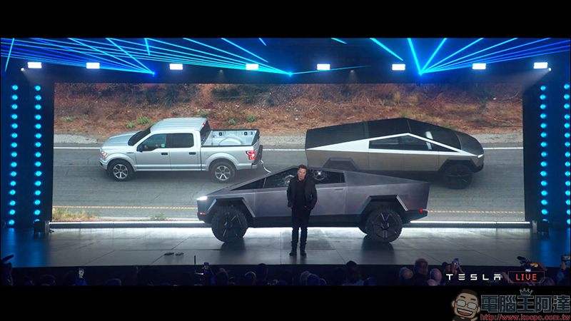 特斯拉 Tesla Cybertruck 電動皮卡正式發表:剽悍外型、防彈車身、護甲玻璃、強悍拖曳能力售價 39,900 美元起 - 電腦王阿達 特斯拉 Tesla Cybertruck 電動皮卡正式發表:剽悍外型、防彈車身、護甲玻璃、強悍拖曳能力售價 39,900 美元起 - 電腦王阿達
