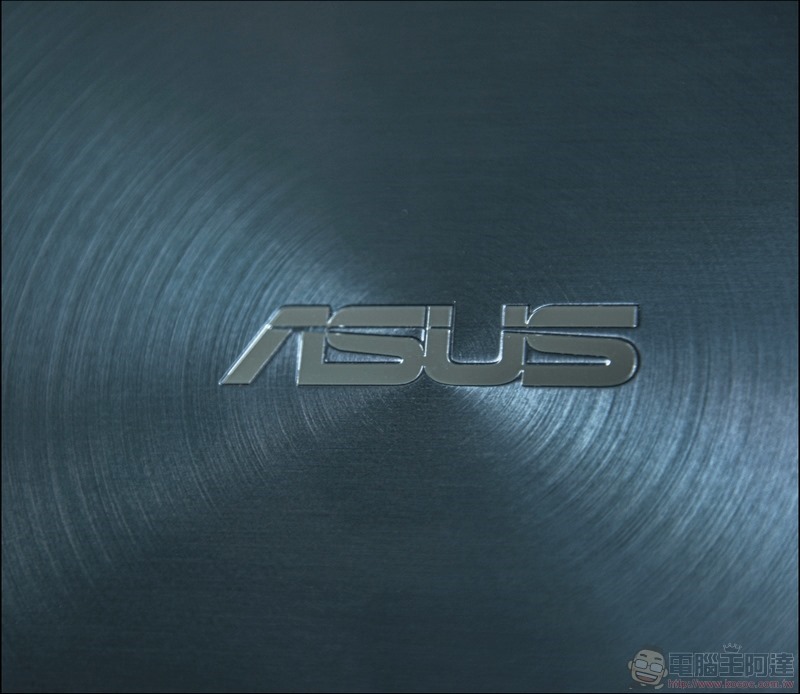 ASUS ZenBook Duo UX481 開箱 - 06 ASUS ZenBook Duo UX481 開箱 - 06