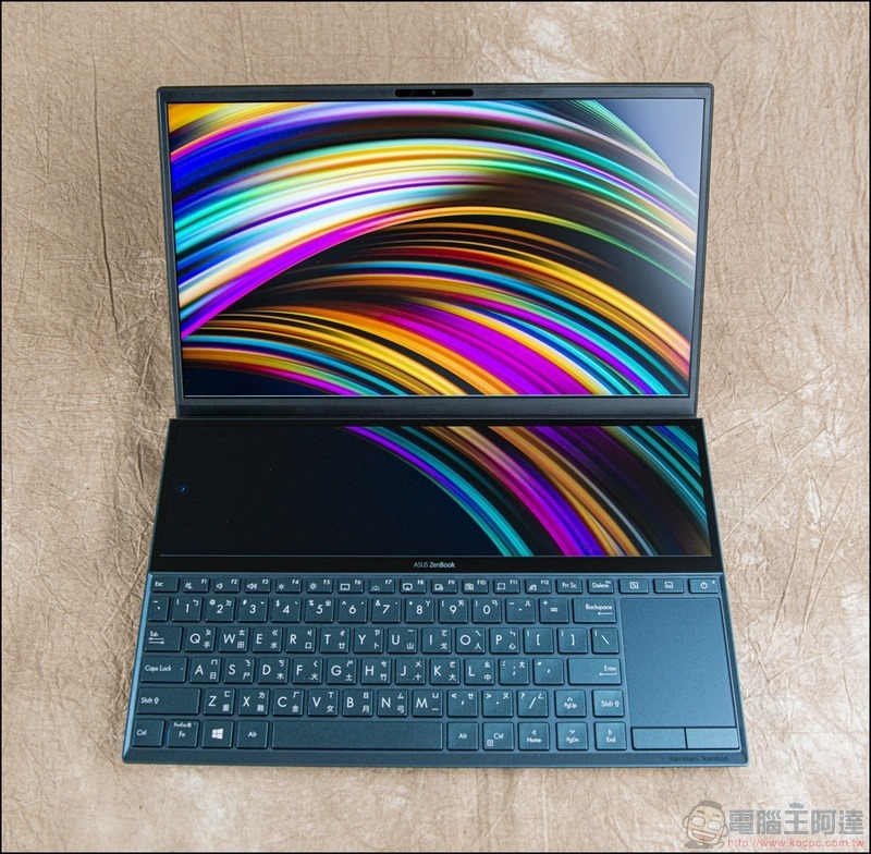 ASUS ZenBook Duo UX481 開箱 - 09 ASUS ZenBook Duo UX481 開箱 - 09