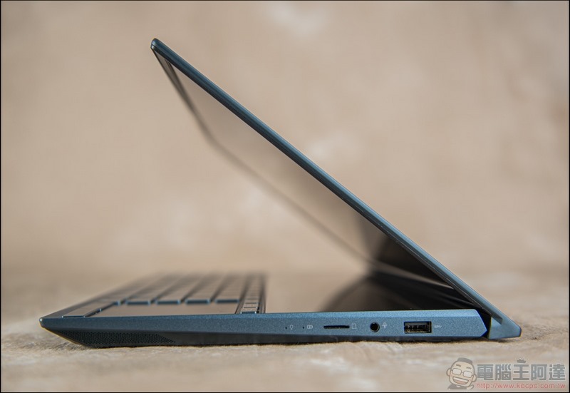 ASUS ZenBook Duo UX481 開箱 - 14 ASUS ZenBook Duo UX481 開箱 - 14