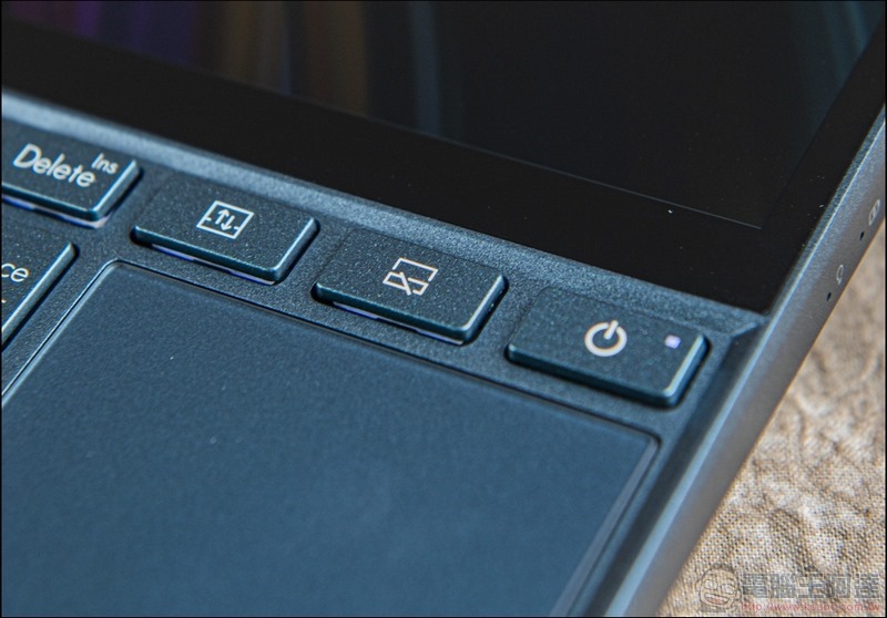 ASUS ZenBook Duo UX481 系統介紹 - 15 ASUS ZenBook Duo UX481 系統介紹 - 15