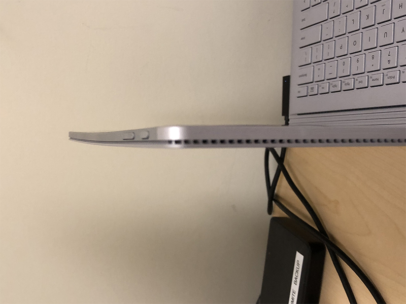 初代 Microsoft Surface Book 被反應電池膨脹問題,用戶請多加留意 - 電腦王阿達 初代 Microsoft Surface Book 被反應電池膨脹問題,用戶請多加留意 - 電腦王阿達