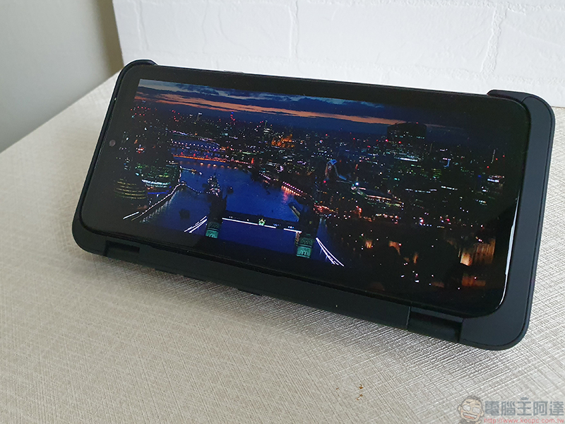LG G8X ThinQ DualScreen 實測、動手玩,雙螢幕一次滿足你全方位需求 - 電腦王阿達 LG G8X ThinQ DualScreen 實測、動手玩,雙螢幕一次滿足你全方位需求 - 電腦王阿達