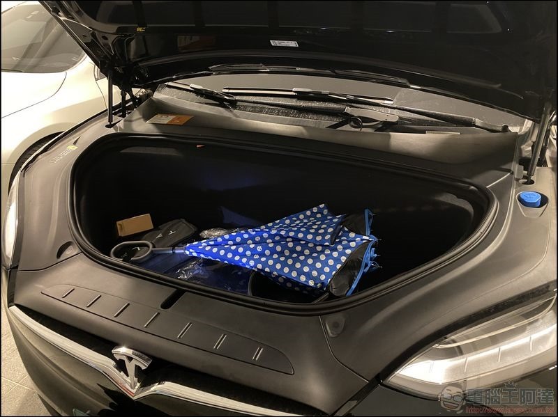 TESLA Model X 改裝自動升降引擎蓋 - 02 TESLA Model X 改裝自動升降行李廂蓋 - 02