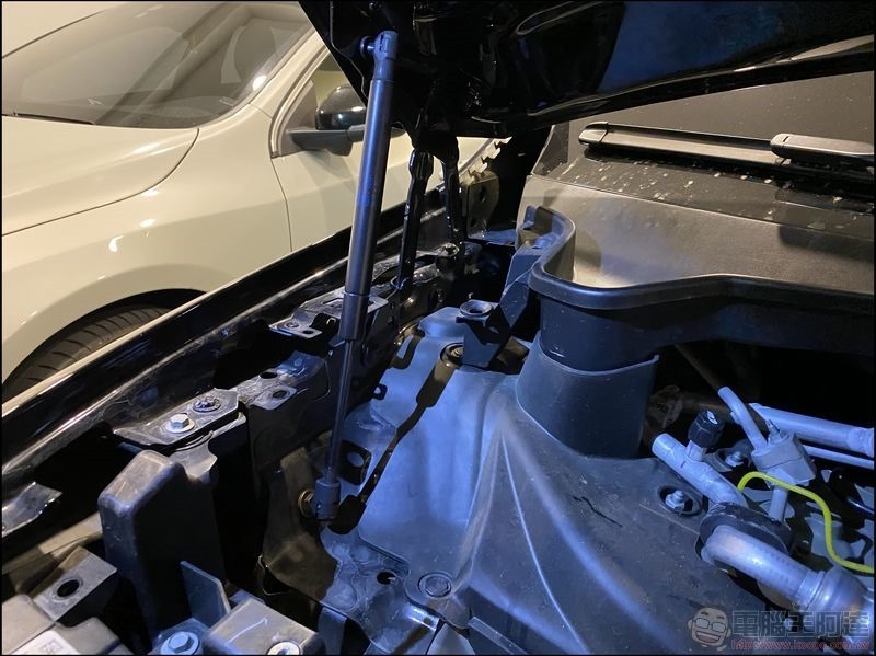 TESLA Model X 改裝自動升降引擎蓋 - 21 TESLA Model X 改裝自動升降引擎蓋 - 21