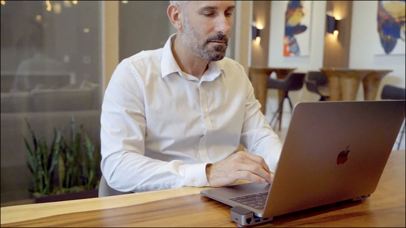 JoyDuo 推出 MacBook Pro 專屬 USB-C Hub 筆電支架 :豐富擴充介面兼具支架機能 - 電腦王阿達 JoyDuo 推出 MacBook Pro 專屬 USB-C Hub 筆電支架