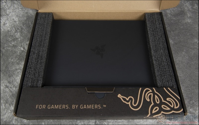 Razer Blade Stealth 13輕薄電競筆電開箱 - 04 Razer Blade Stealth 13輕薄電競筆電開箱 - 04