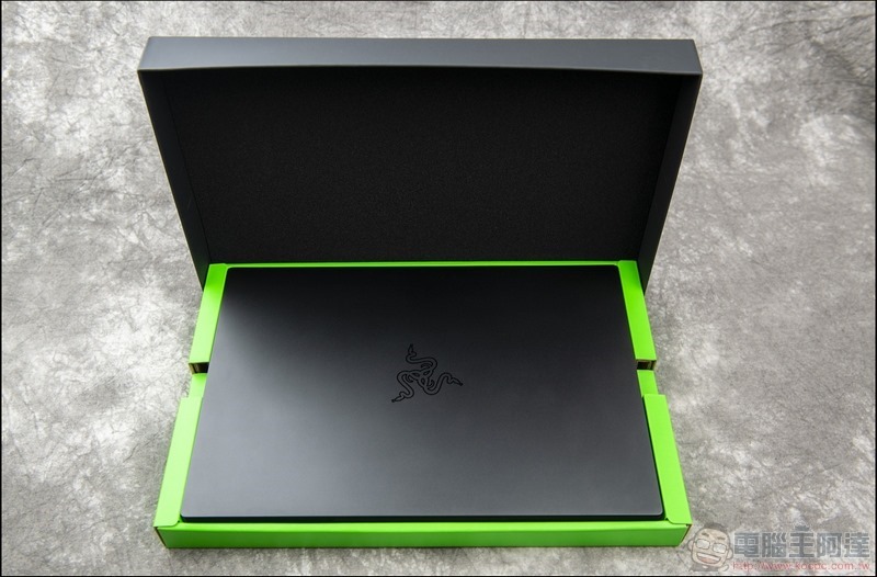 Razer Blade Stealth 13輕薄電競筆電開箱 - 06 Razer Blade Stealth 13輕薄電競筆電開箱 - 06