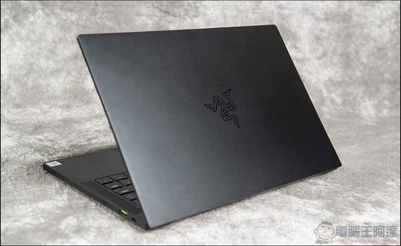 Razer Blade Stealth 13輕薄電競筆電開箱 - 08 Razer Blade Stealth 13輕薄電競筆電開箱 - 08