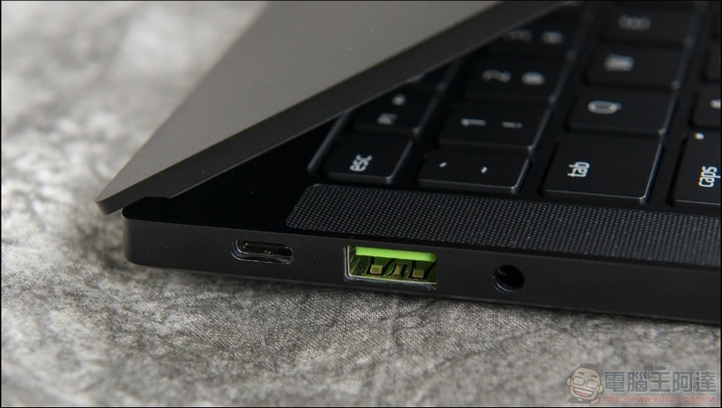 Razer Blade Stealth 13輕薄電競筆電開箱 - 18 Razer Blade Stealth 13輕薄電競筆電開箱 - 18