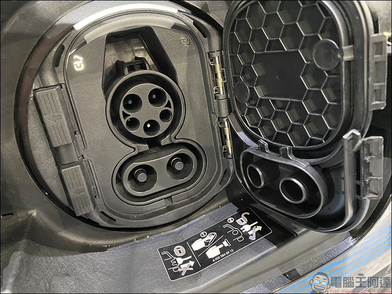 Mercedes-Benz EQC 純電休旅車在台發表:售價 330 萬元起,今開放預購 2020 年 3 月交車 - 電腦王阿達 Mercedes-Benz EQC 純電休旅車在台發表:售價 330 萬元起,今開放預購 2020 年 3 月交車 - 電腦王阿達
