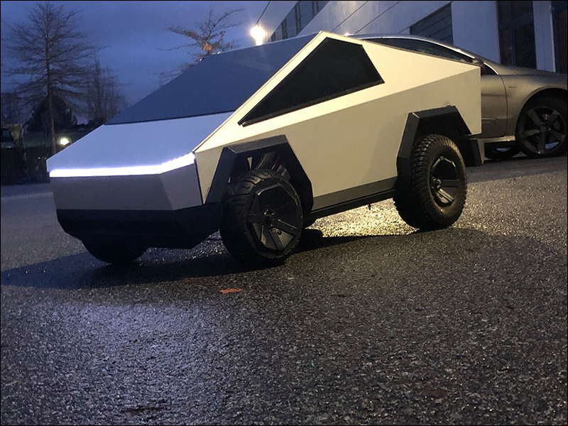 迷你版Tesla Cybertruck ?國外超狂老爸親手為孩子打造 Cybertruck 電動車,還能拖動賓士 R-Class 實車 - 電腦王阿達 迷你版Tesla Cybertruck ?國外超狂老爸親手為孩子打造 Cybertruck 電動車,還能拖動賓士 R-Class 實車 - 電腦王阿達