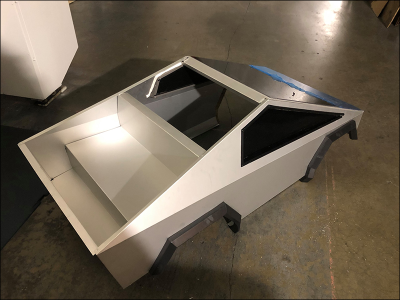 迷你版Tesla Cybertruck ?國外超狂老爸親手為孩子打造 Cybertruck 電動車,還能拖動賓士 R-Class 實車 - 電腦王阿達 迷你版Tesla Cybertruck ?國外超狂老爸親手為孩子打造 Cybertruck 電動車,還能拖動賓士 R-Class 實車 - 電腦王阿達