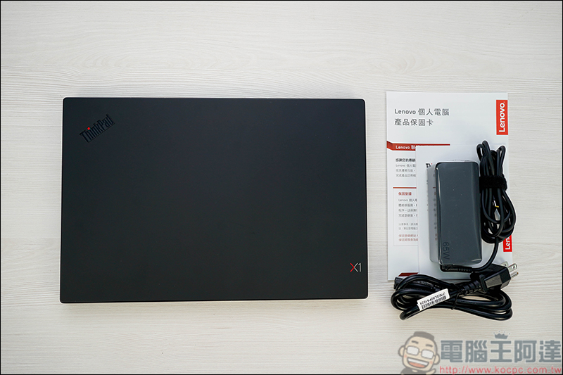 Lenovo ThinkPad X1 Carbon 7th 開箱,只有一公斤出頭的高效能軍規Ultrabook - 電腦王阿達 Lenovo ThinkPad X1 Carbon 7th 開箱